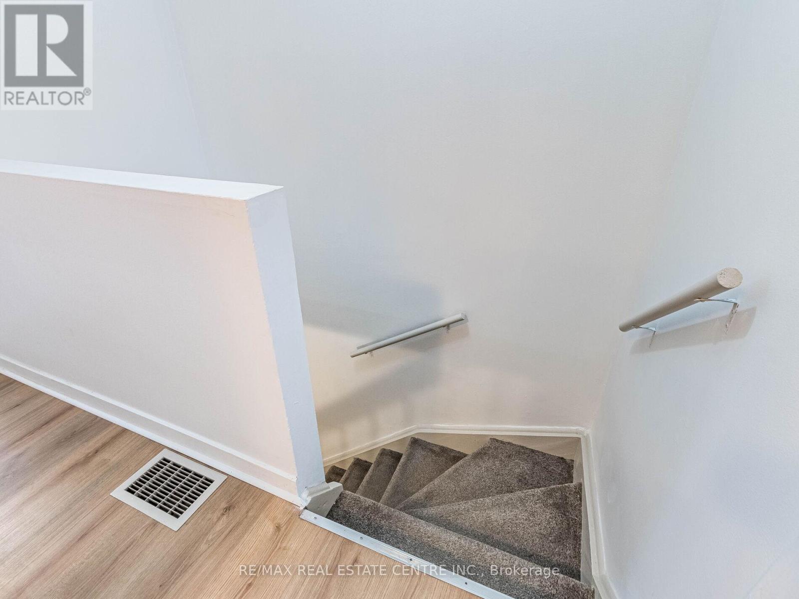 5 Moregate Crescent, Brampton (Central Park), Ontario  L6S 3K9 - Photo 34 - W12778276