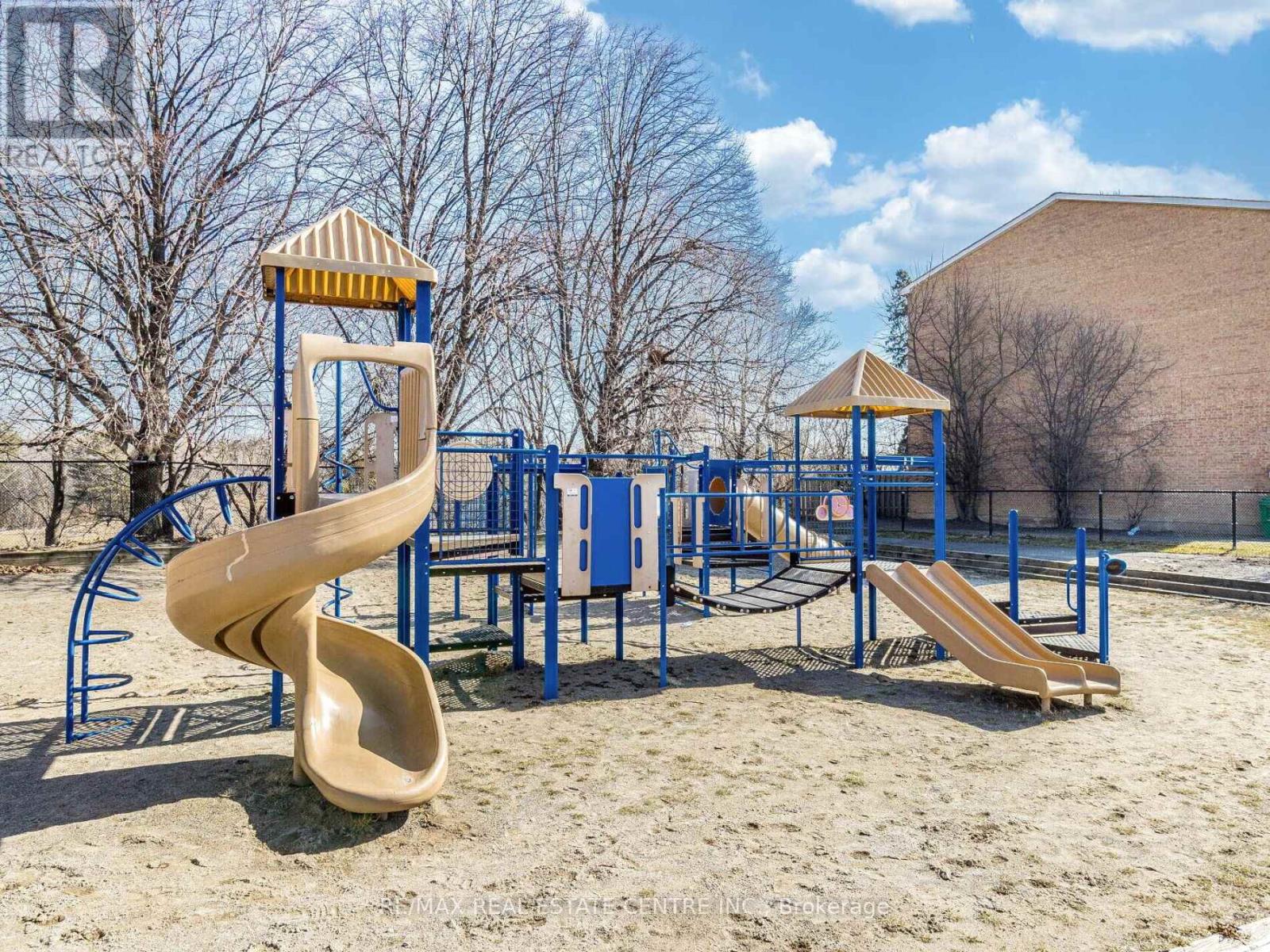 5 Moregate Crescent, Brampton (Central Park), Ontario  L6S 3K9 - Photo 50 - W12778276