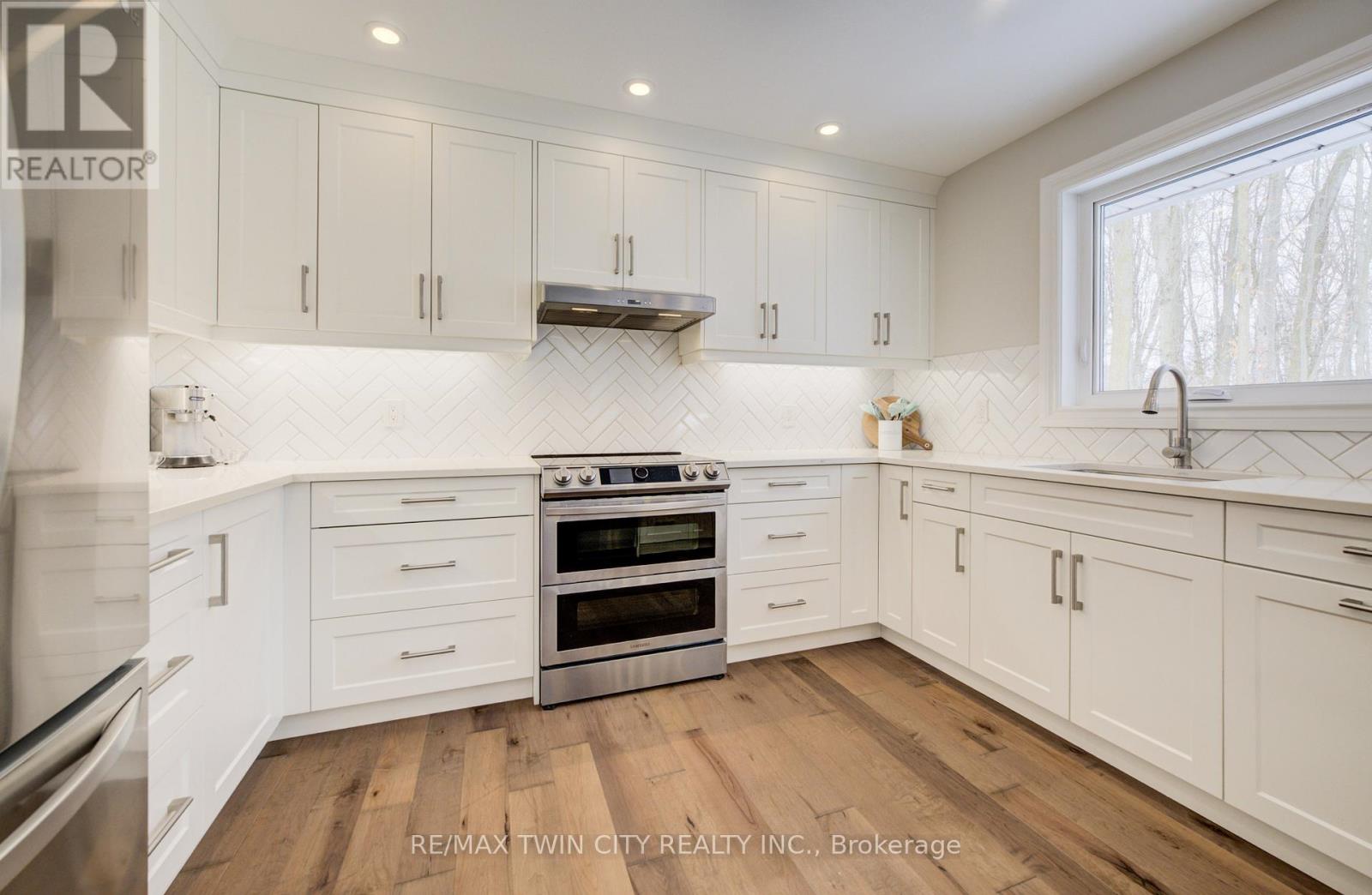 439 Northlake Drive, Waterloo, Ontario  N2V 1Y6 - Photo 16 - X12778274