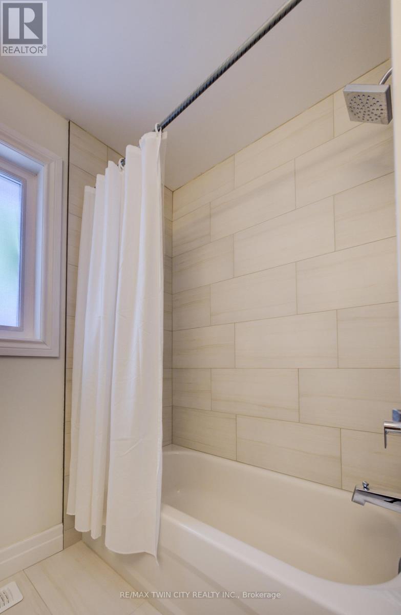 439 Northlake Drive, Waterloo, Ontario  N2V 1Y6 - Photo 25 - X12778274