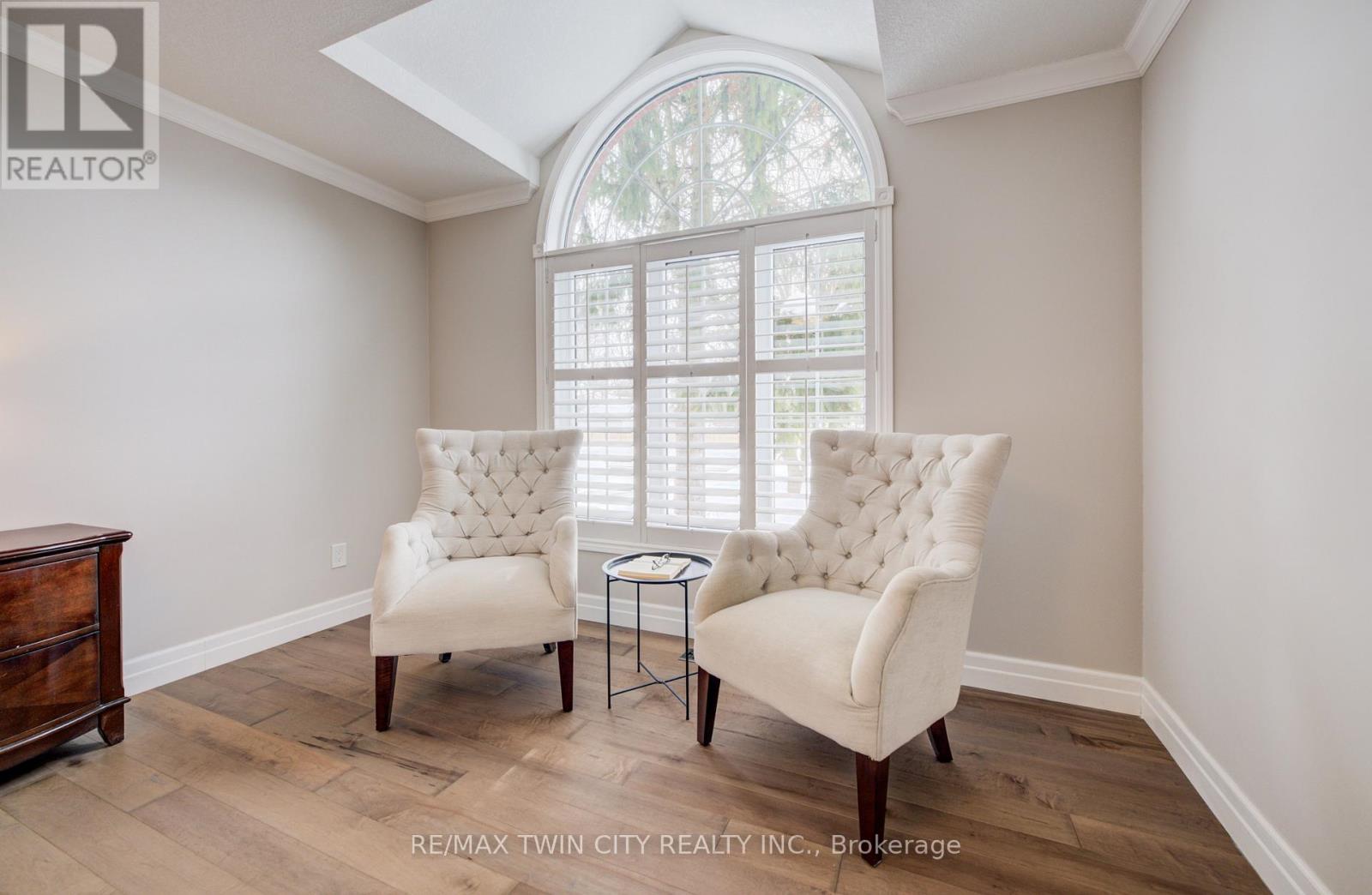 439 Northlake Drive, Waterloo, Ontario  N2V 1Y6 - Photo 6 - X12778274