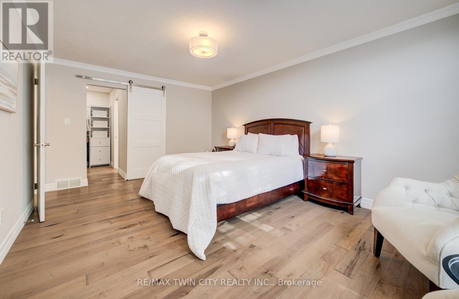 439 Northlake Drive, Waterloo, Ontario  N2V 1Y6 - Photo 7 - X12778274