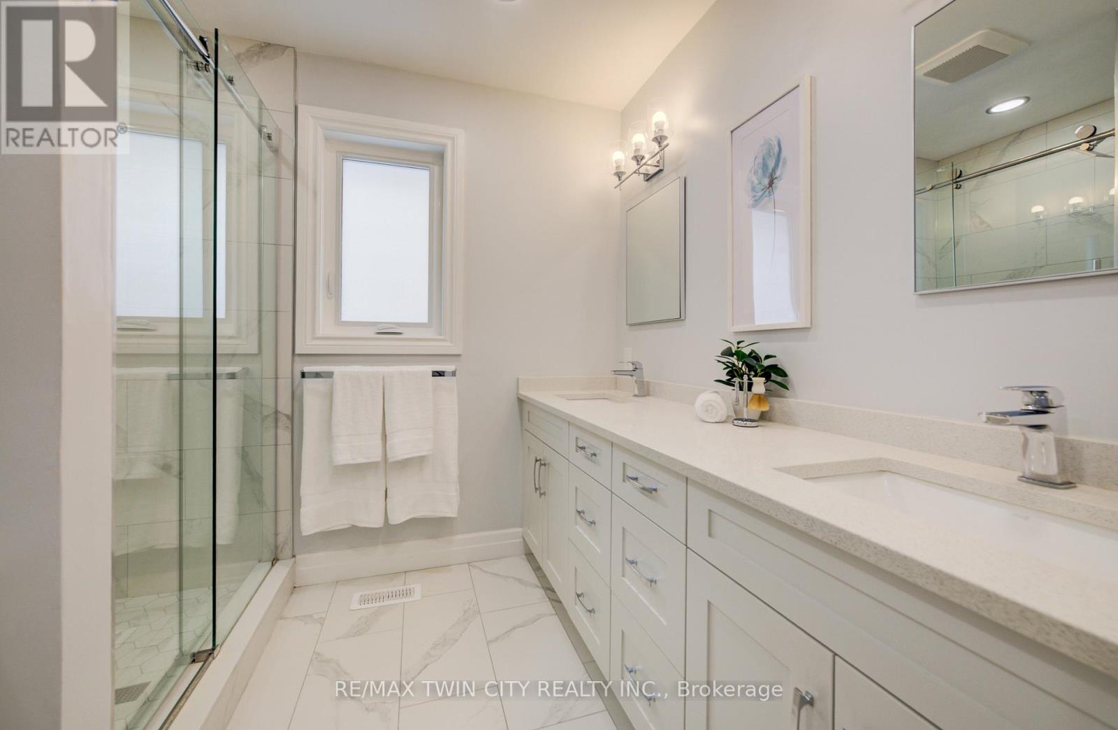 439 Northlake Drive, Waterloo, Ontario  N2V 1Y6 - Photo 9 - X12778274