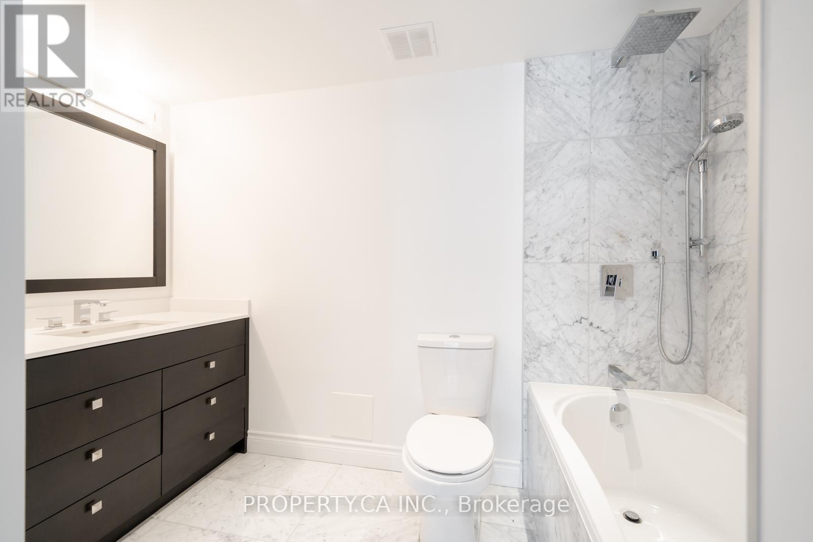 2804 - 33 Harbour Square, Toronto (Waterfront Communities), Ontario  M5J 2G2 - Photo 10 - C12776062