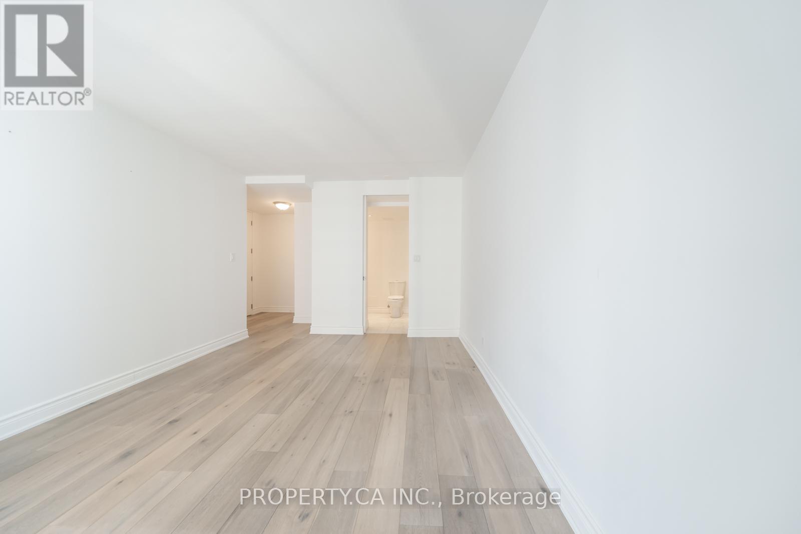 2804 - 33 Harbour Square, Toronto (Waterfront Communities), Ontario  M5J 2G2 - Photo 9 - C12776062