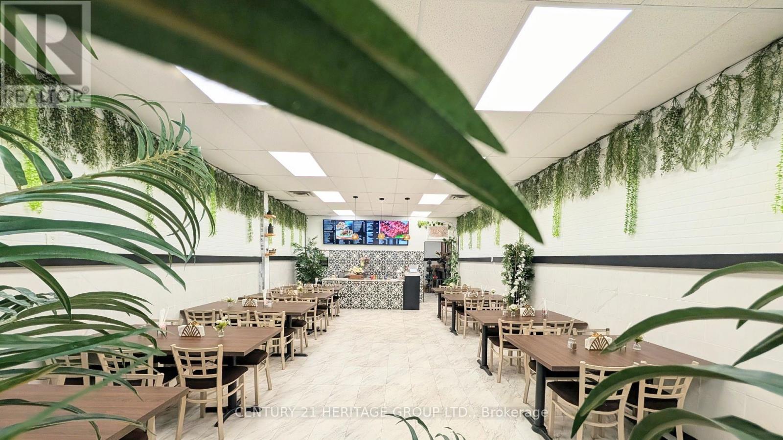 559 Steven Court, Newmarket (Stonehaven-Wyndham), Ontario  L3Y 6Z3 - Photo 3 - N12773864