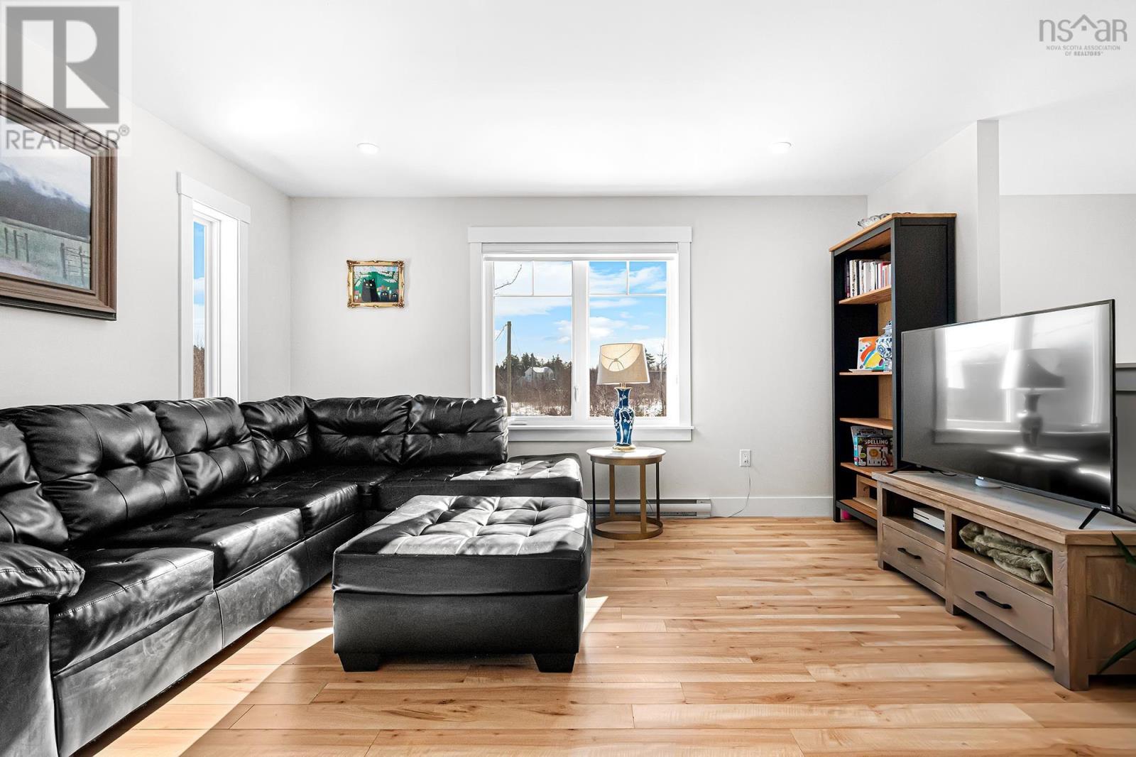 212 Norman Boulevard, Hammonds Plains, Nova Scotia  B4B 1W3 - Photo 2 - 202602565