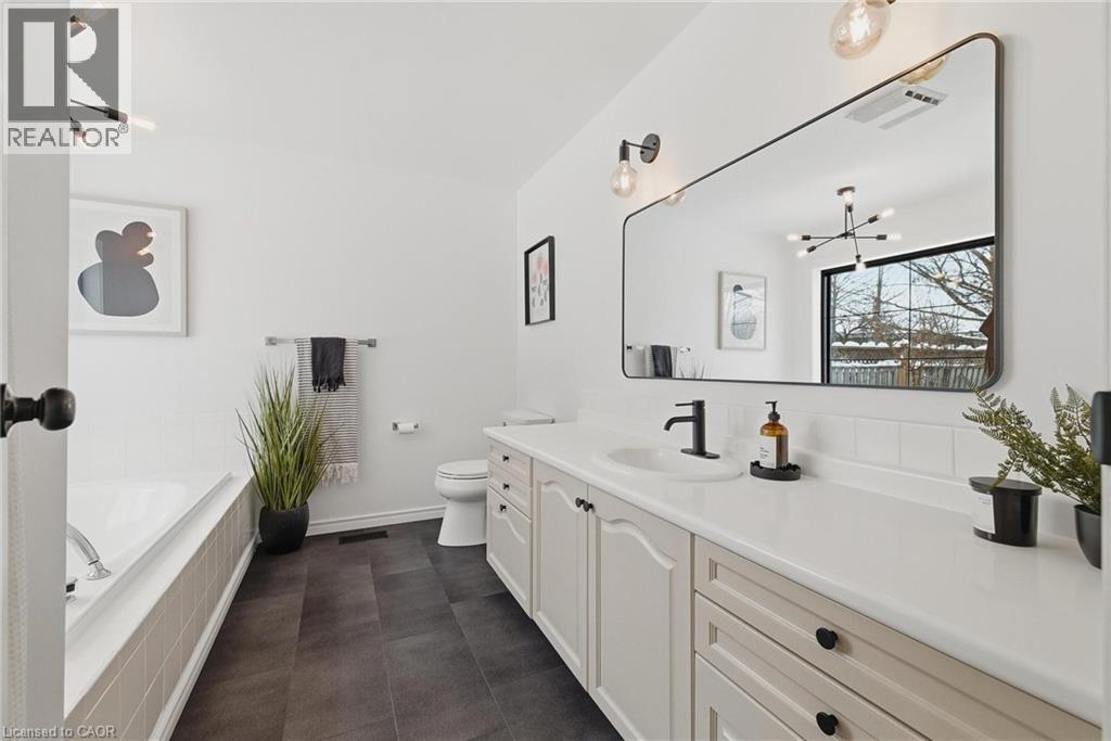 523 Forest Hill Drive, Kitchener, Ontario  N2M 5N5 - Photo 17 - 40802626