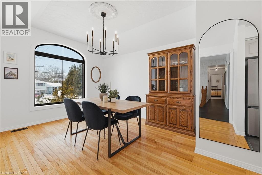 523 Forest Hill Drive, Kitchener, Ontario  N2M 5N5 - Photo 4 - 40802626