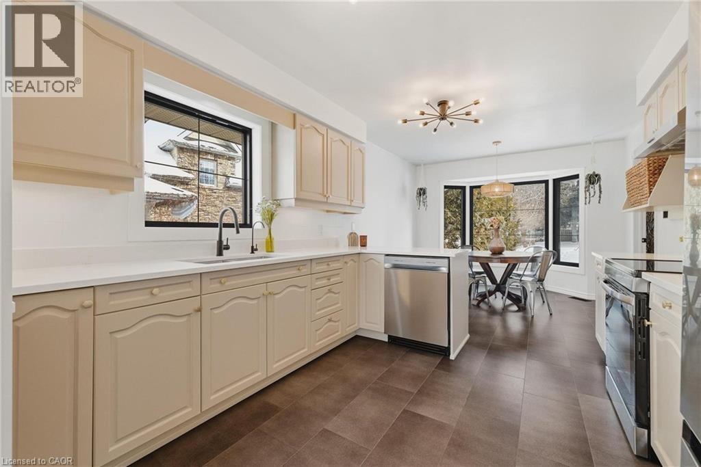 523 Forest Hill Drive, Kitchener, Ontario  N2M 5N5 - Photo 6 - 40802626