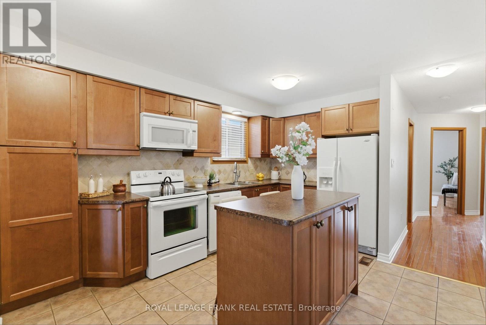 102 Turnberry Crescent, Clarington, Ontario  L1E 1A8 - Photo 3 - E12778400