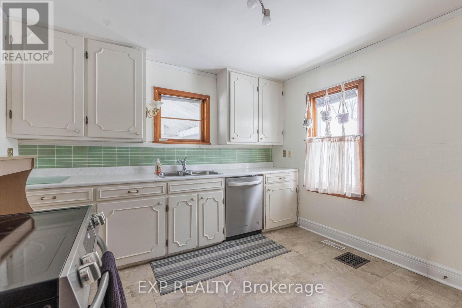 412 South Pelham Road, Welland (Prince Charles), Ontario  L3C 3C6 - Photo 14 - X12778346