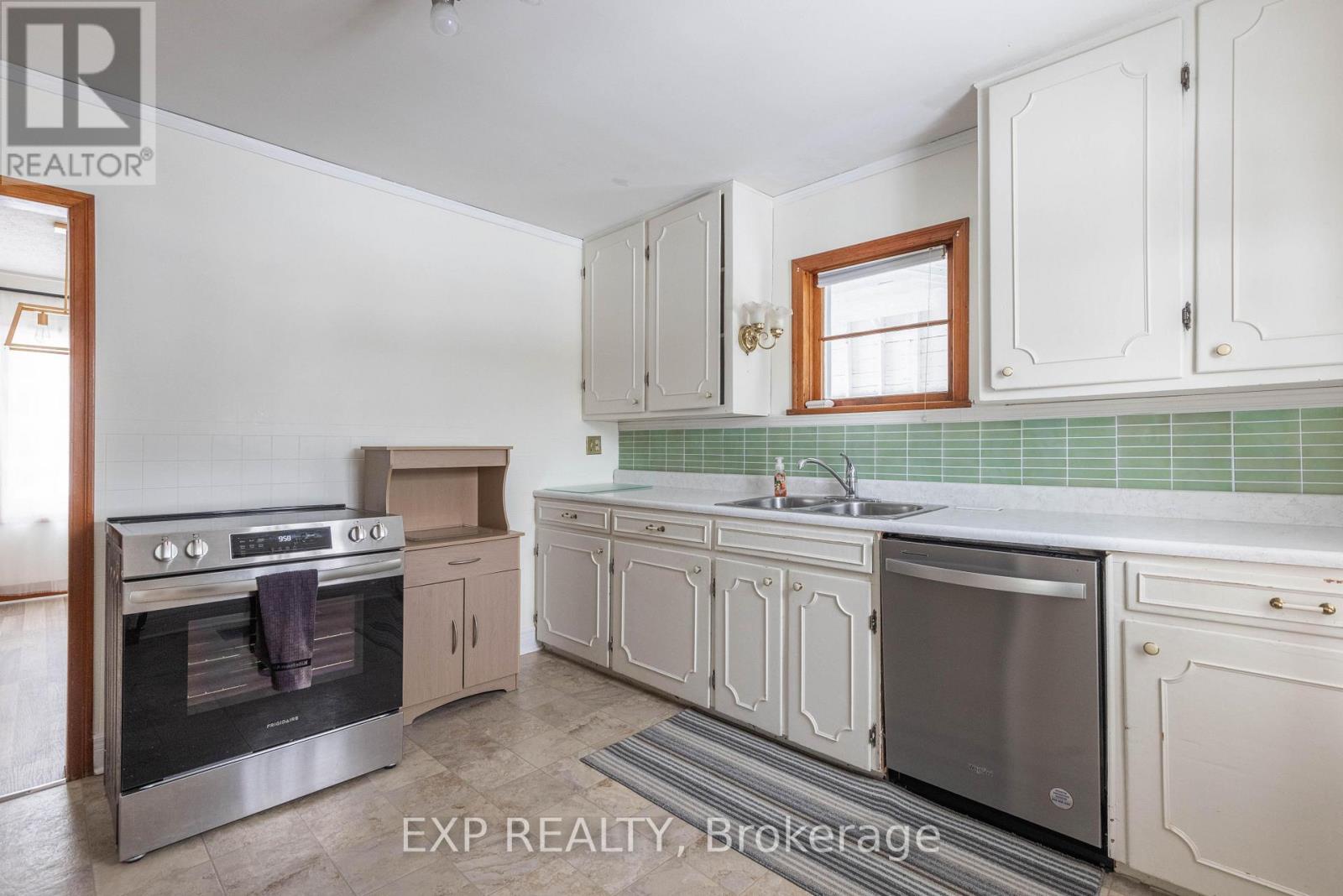 412 South Pelham Road, Welland (Prince Charles), Ontario  L3C 3C6 - Photo 15 - X12778346