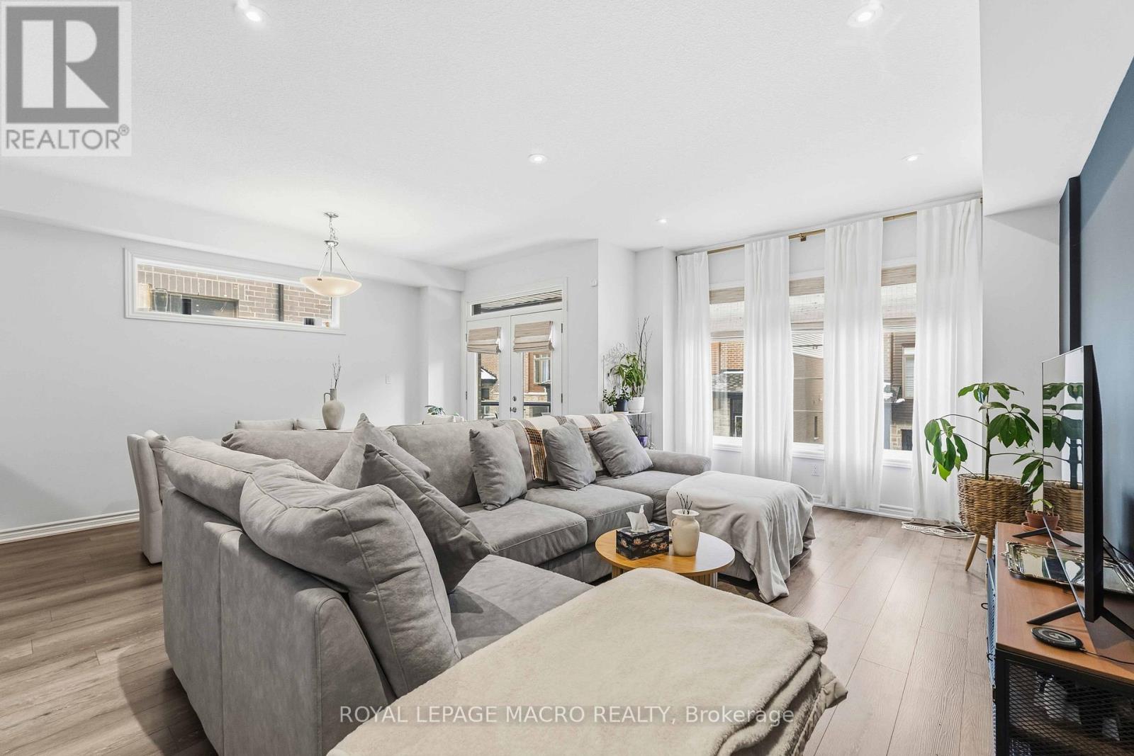 139 - 61 Soho Street, Hamilton (Stoney Creek Mountain), Ontario  L8J 0M6 - Photo 10 - X12762694