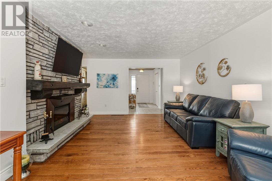 25 Aspen Court, Capreol, Ontario  P0M 1H0 - Photo 3 - 2126402