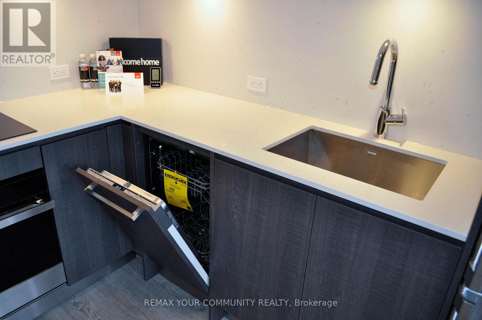 812 - 118 Merchants' Wharf, Toronto, Ontario  M5A 0L3 - Photo 8 - C12778372