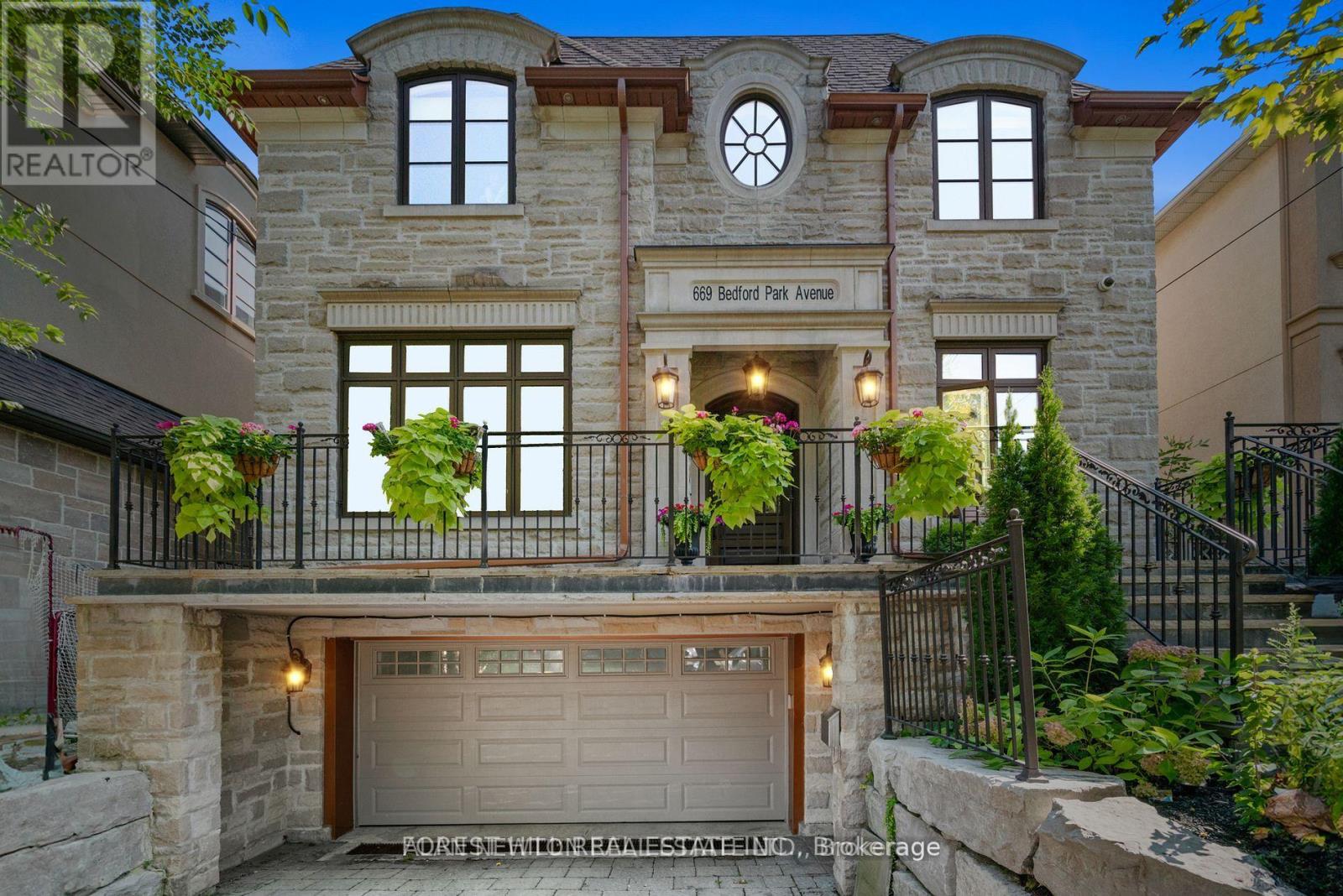 669 BEDFORD PARK AVENUE, Toronto, Ontario