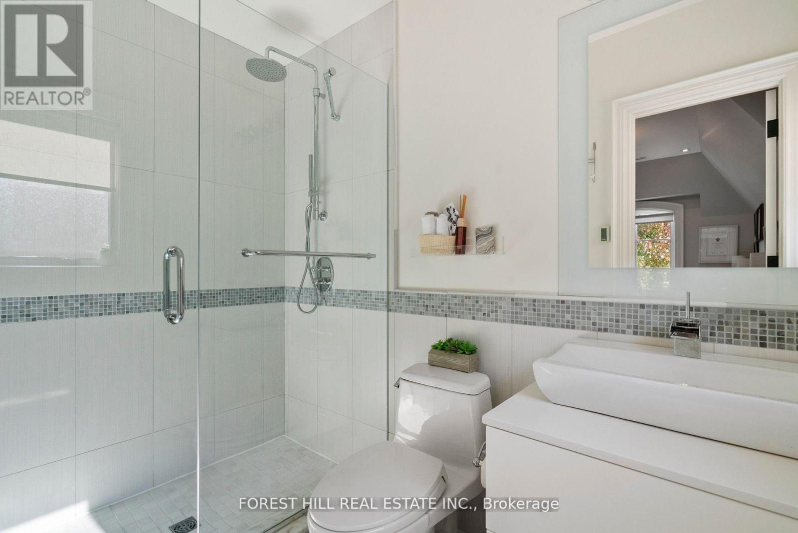 669 Bedford Park Avenue, Toronto, Ontario  M5M 1K4 - Photo 37 - C12778450