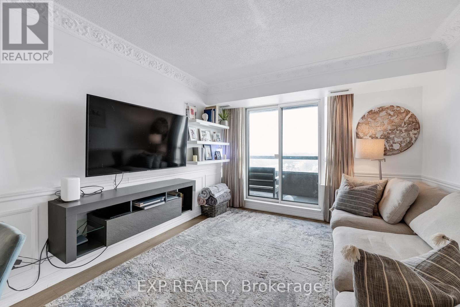 810 - 2 Covington Road, Toronto, Ontario  M6A 3E2 - Photo 12 - C12778456