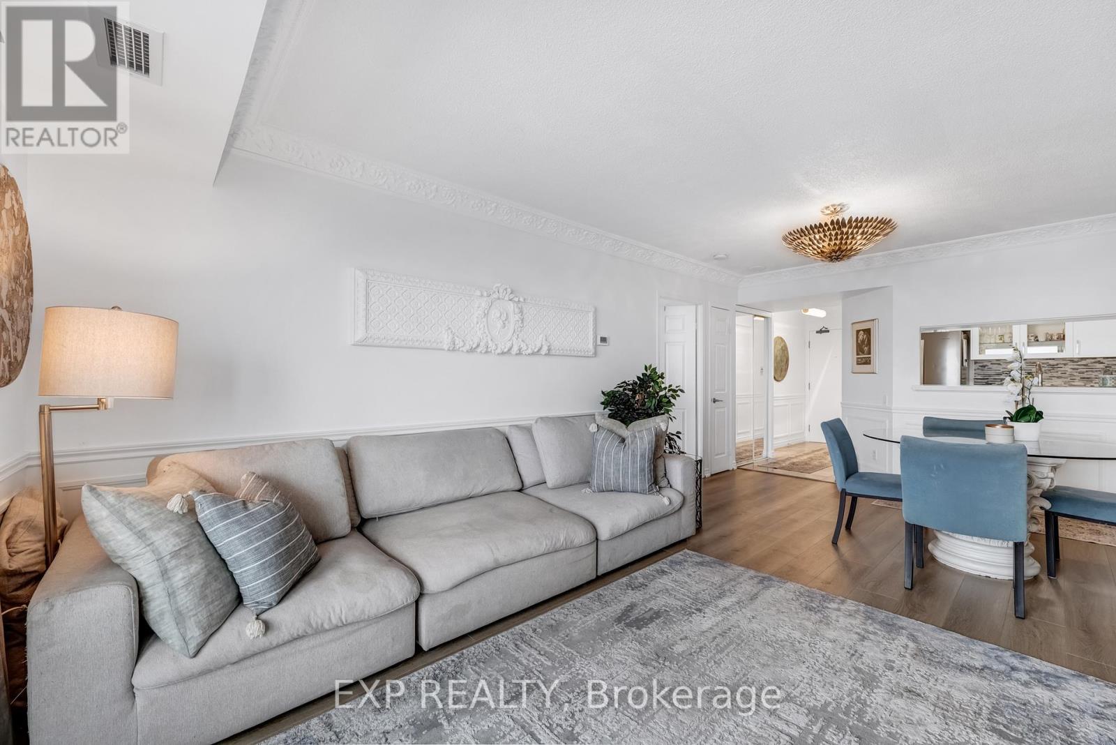 810 - 2 Covington Road, Toronto, Ontario  M6A 3E2 - Photo 14 - C12778456