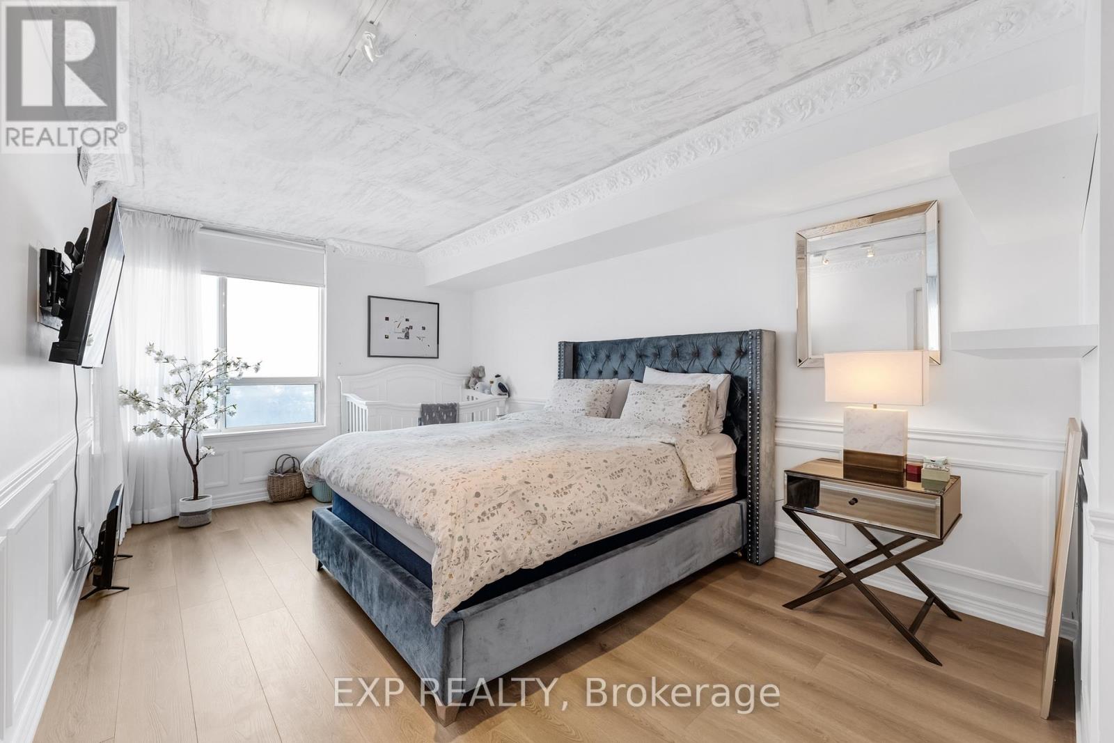 810 - 2 Covington Road, Toronto, Ontario  M6A 3E2 - Photo 16 - C12778456