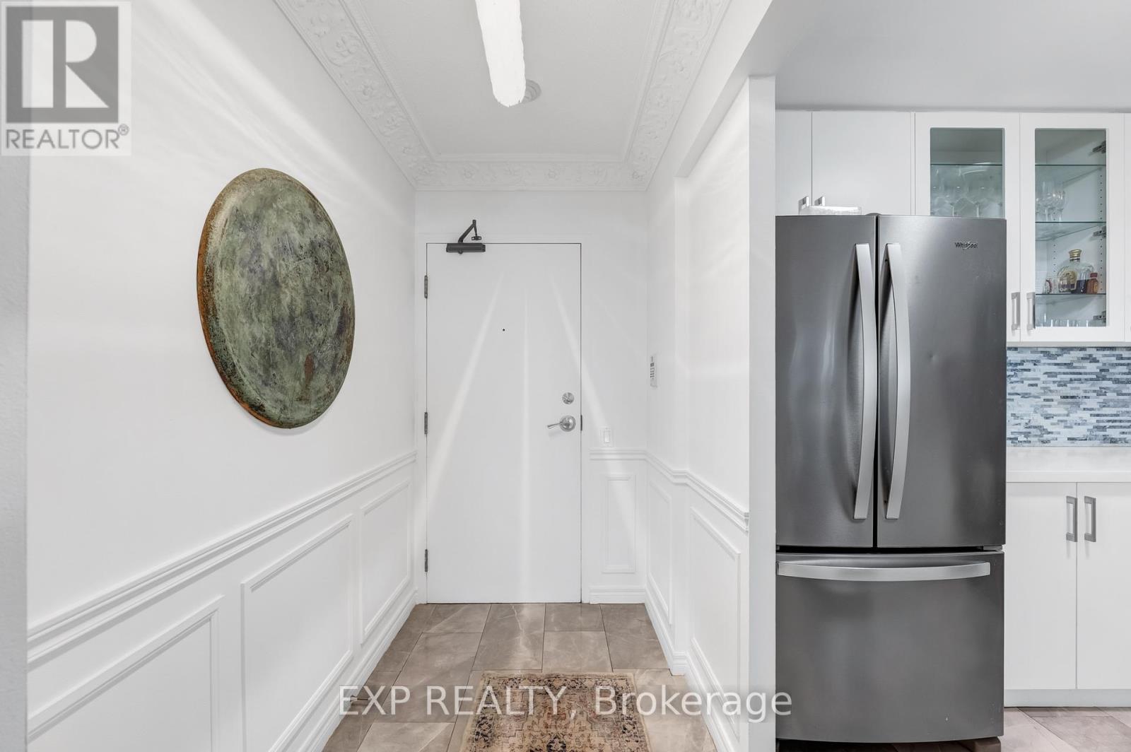 810 - 2 Covington Road, Toronto, Ontario  M6A 3E2 - Photo 4 - C12778456