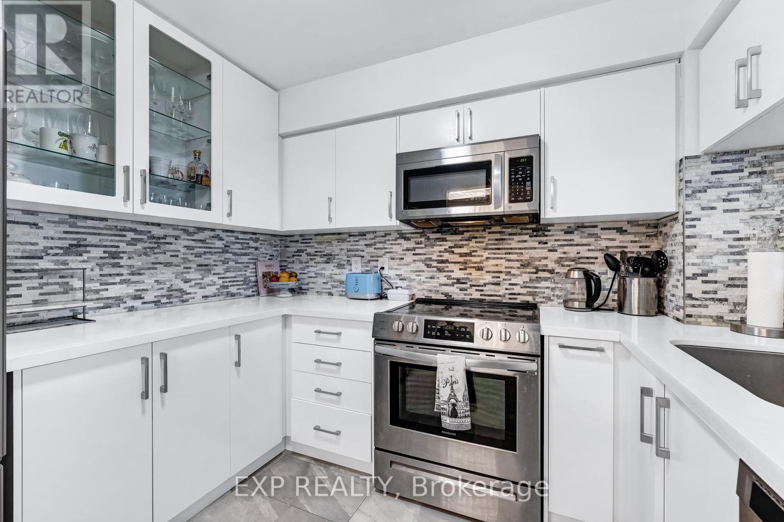 810 - 2 Covington Road, Toronto, Ontario  M6A 3E2 - Photo 7 - C12778456
