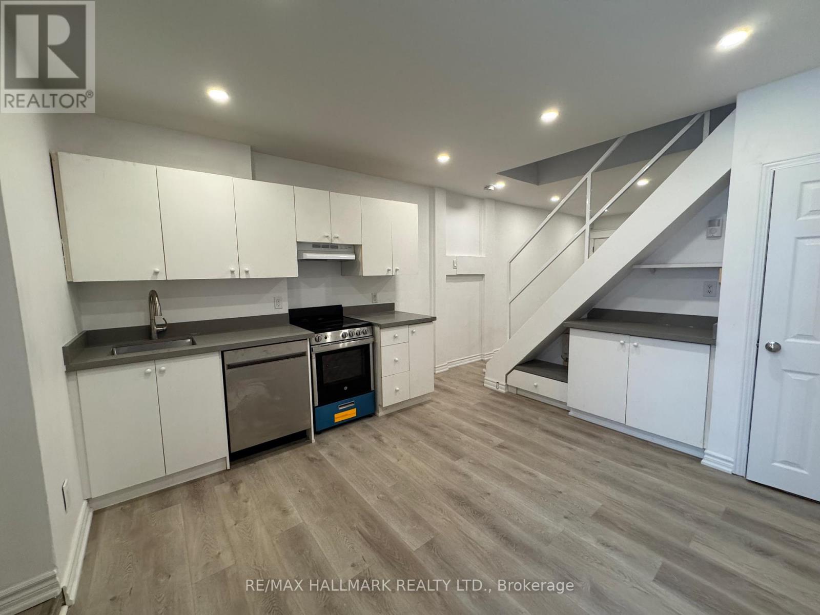 58 Pape Avenue, Toronto, Ontario  M4M 2V6 - Photo 7 - E12778368