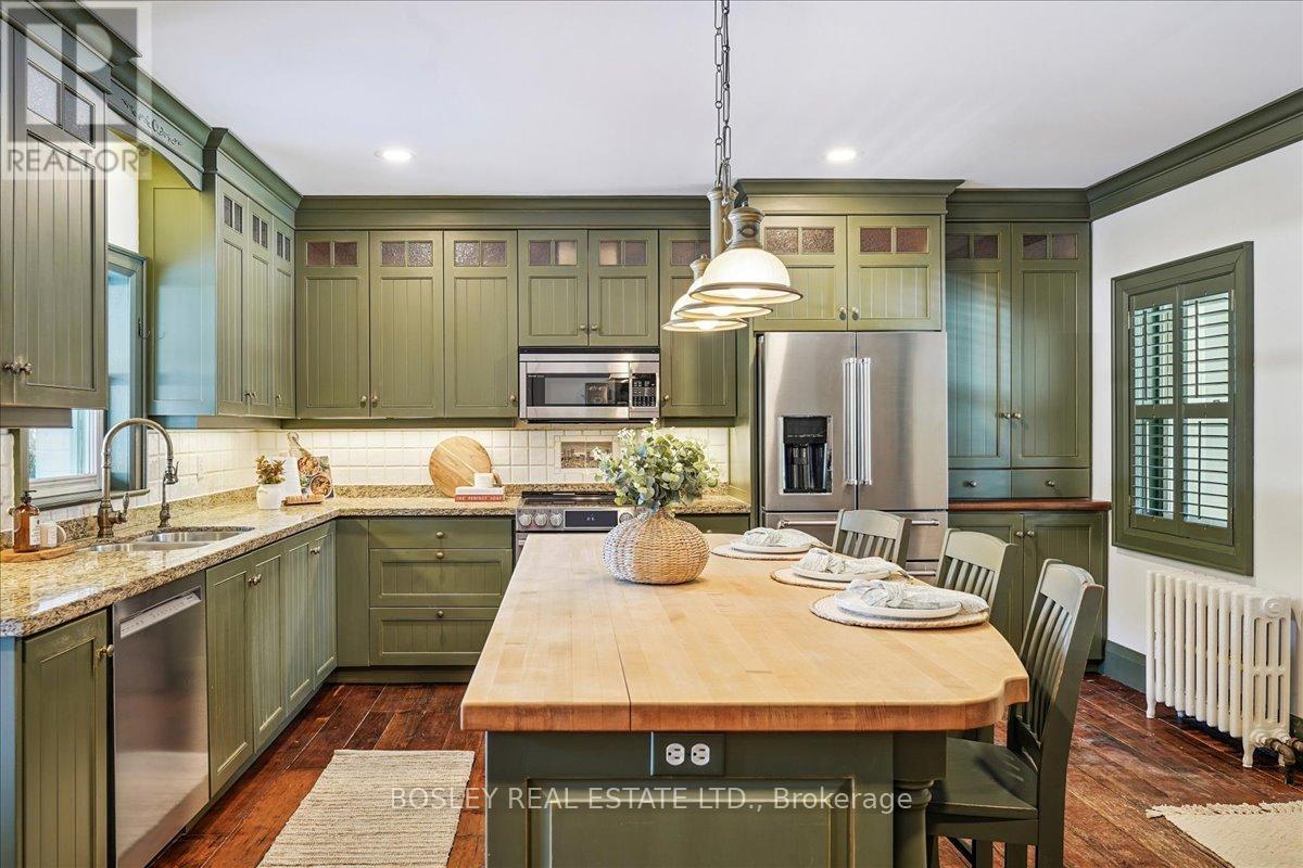 42 Royal Road, Aurora, Ontario  L4G 1A9 - Photo 7 - N12778326