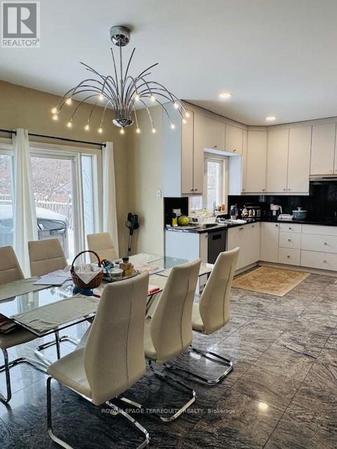 78 Yongehurst Road, Richmond Hill, Ontario  L4C 3T2 - Photo 12 - N12778370