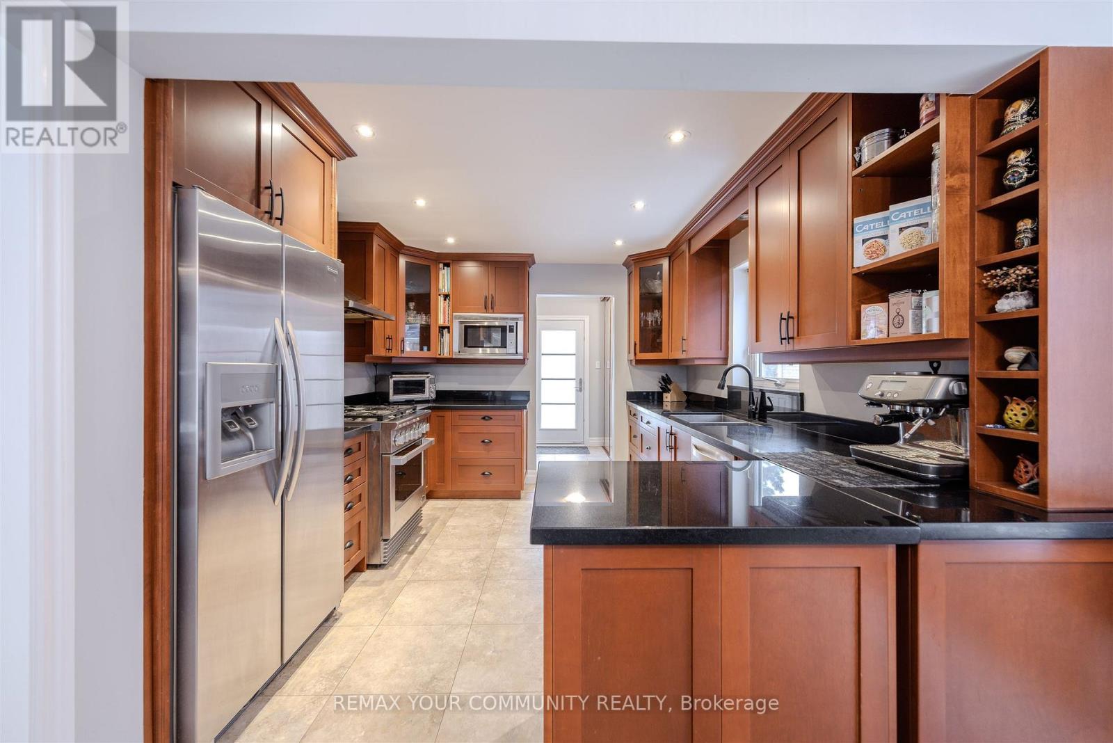 2 Kirkland Court, Richmond Hill, Ontario  L4C 9J1 - Photo 19 - N12778380