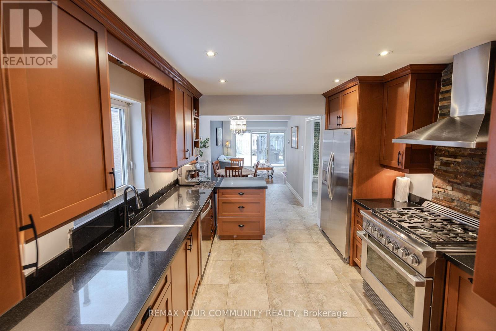 2 Kirkland Court, Richmond Hill, Ontario  L4C 9J1 - Photo 22 - N12778380