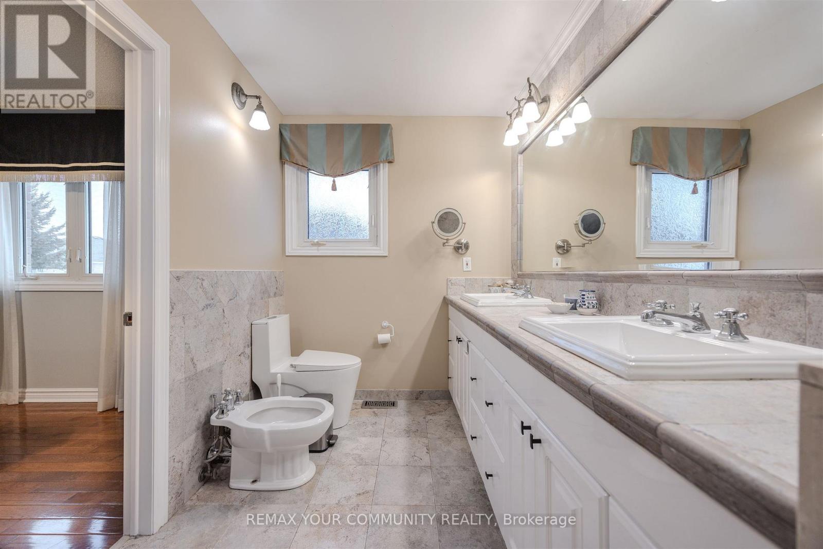 2 Kirkland Court, Richmond Hill, Ontario  L4C 9J1 - Photo 29 - N12778380