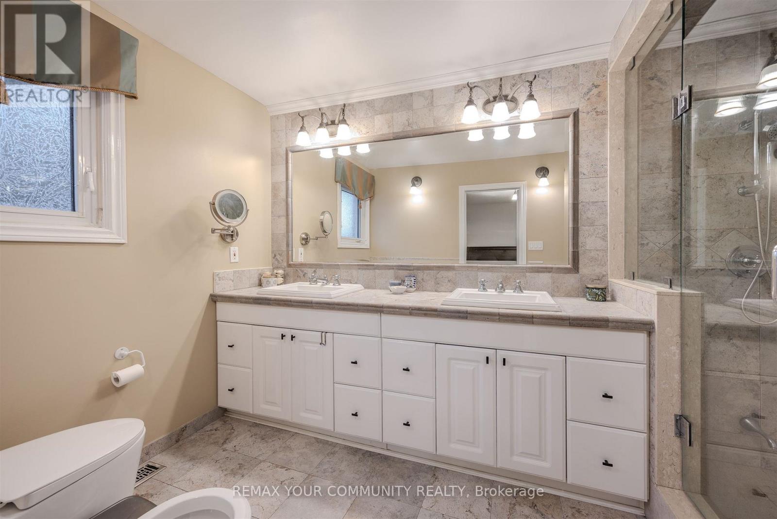 2 Kirkland Court, Richmond Hill, Ontario  L4C 9J1 - Photo 30 - N12778380