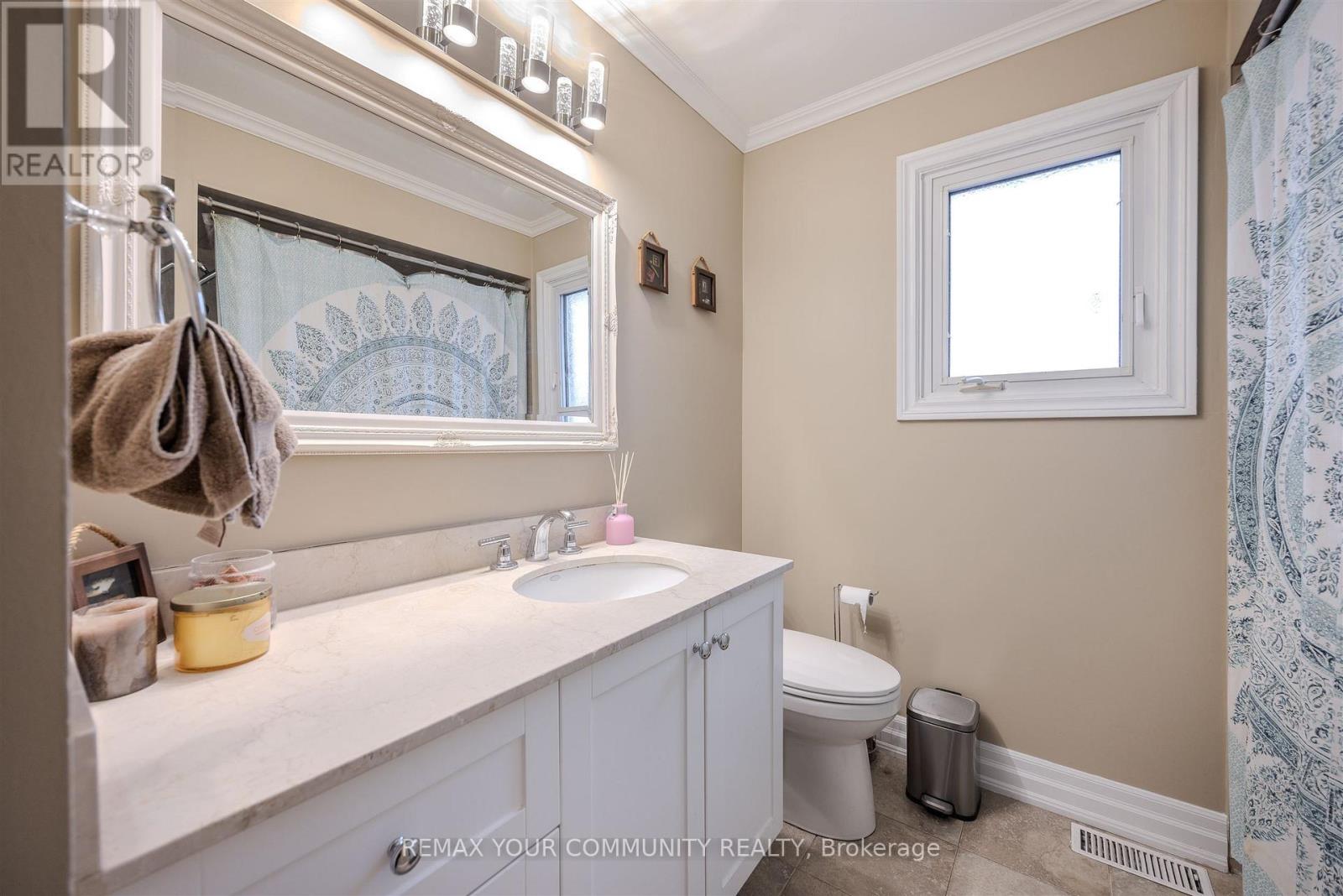 2 Kirkland Court, Richmond Hill, Ontario  L4C 9J1 - Photo 33 - N12778380