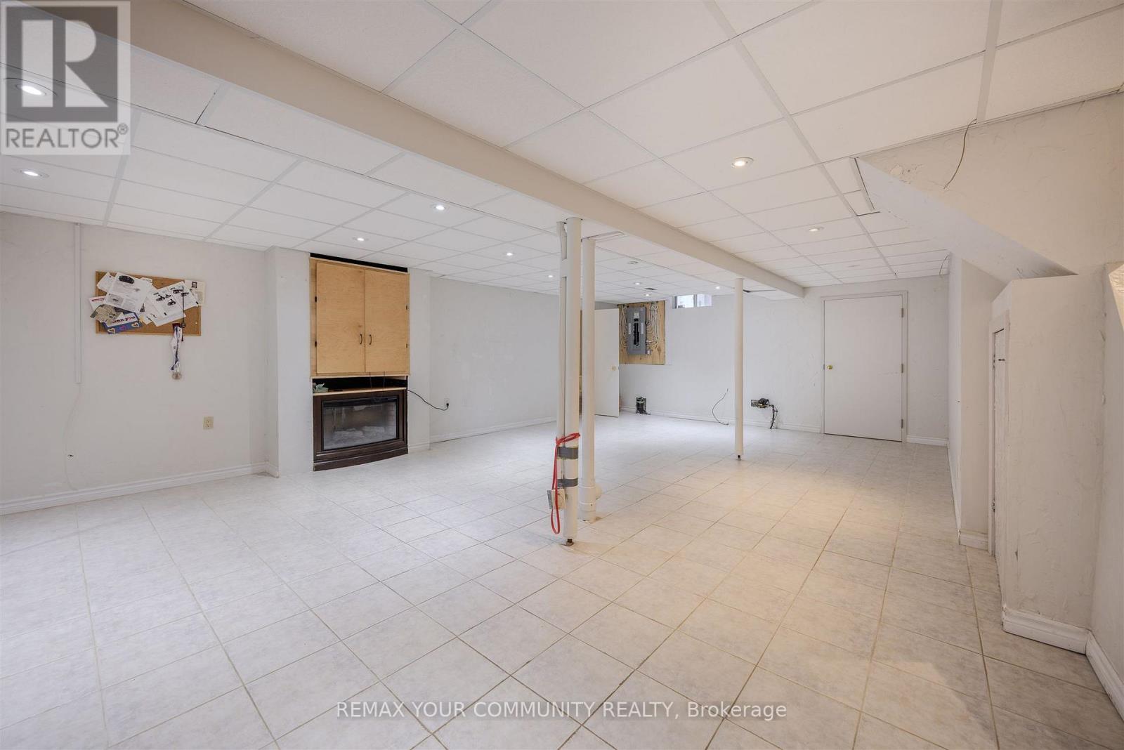 2 Kirkland Court, Richmond Hill, Ontario  L4C 9J1 - Photo 36 - N12778380