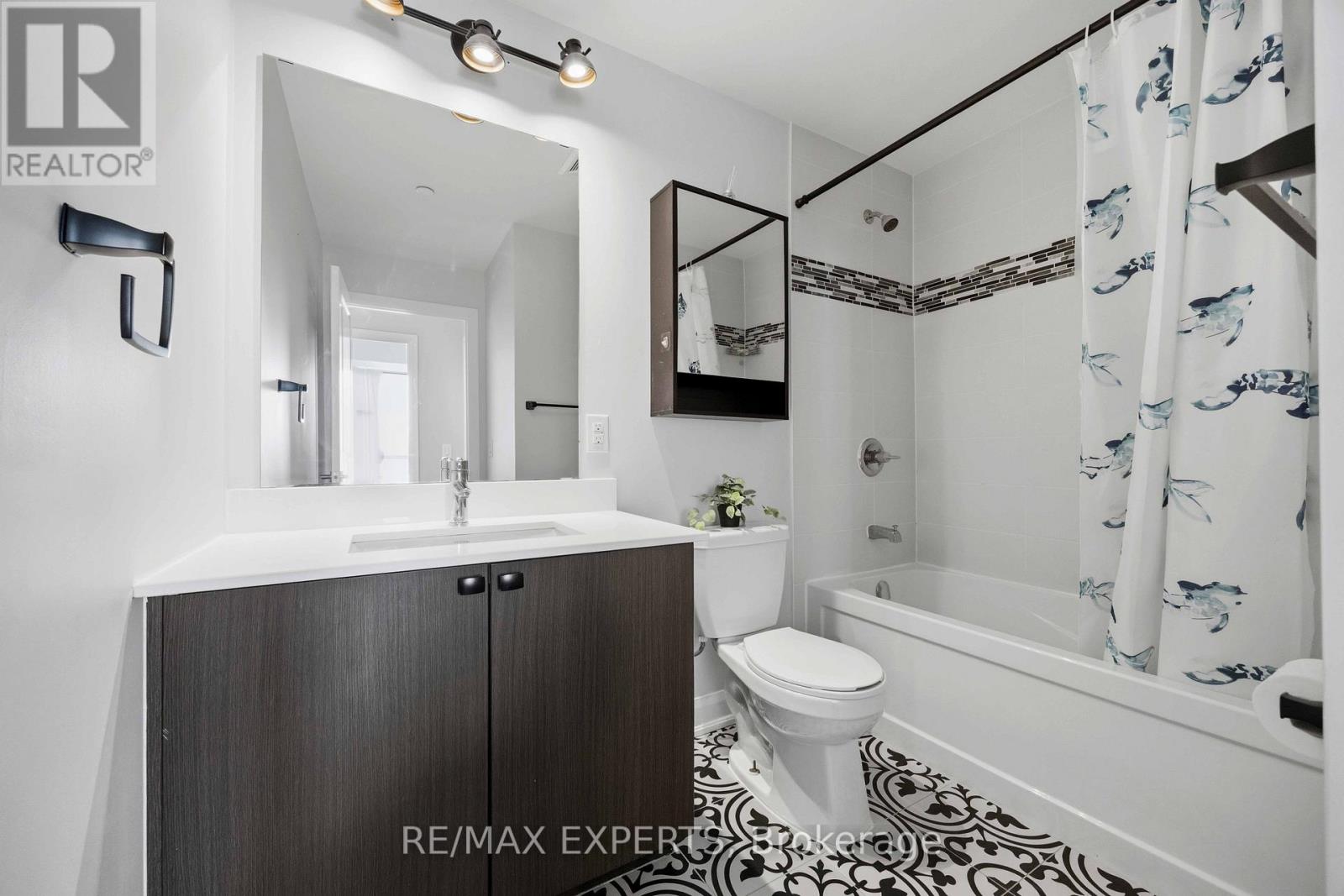 501 - 4700 Highway 7 Road S, Vaughan, Ontario  L4L 0B4 - Photo 37 - N12778408