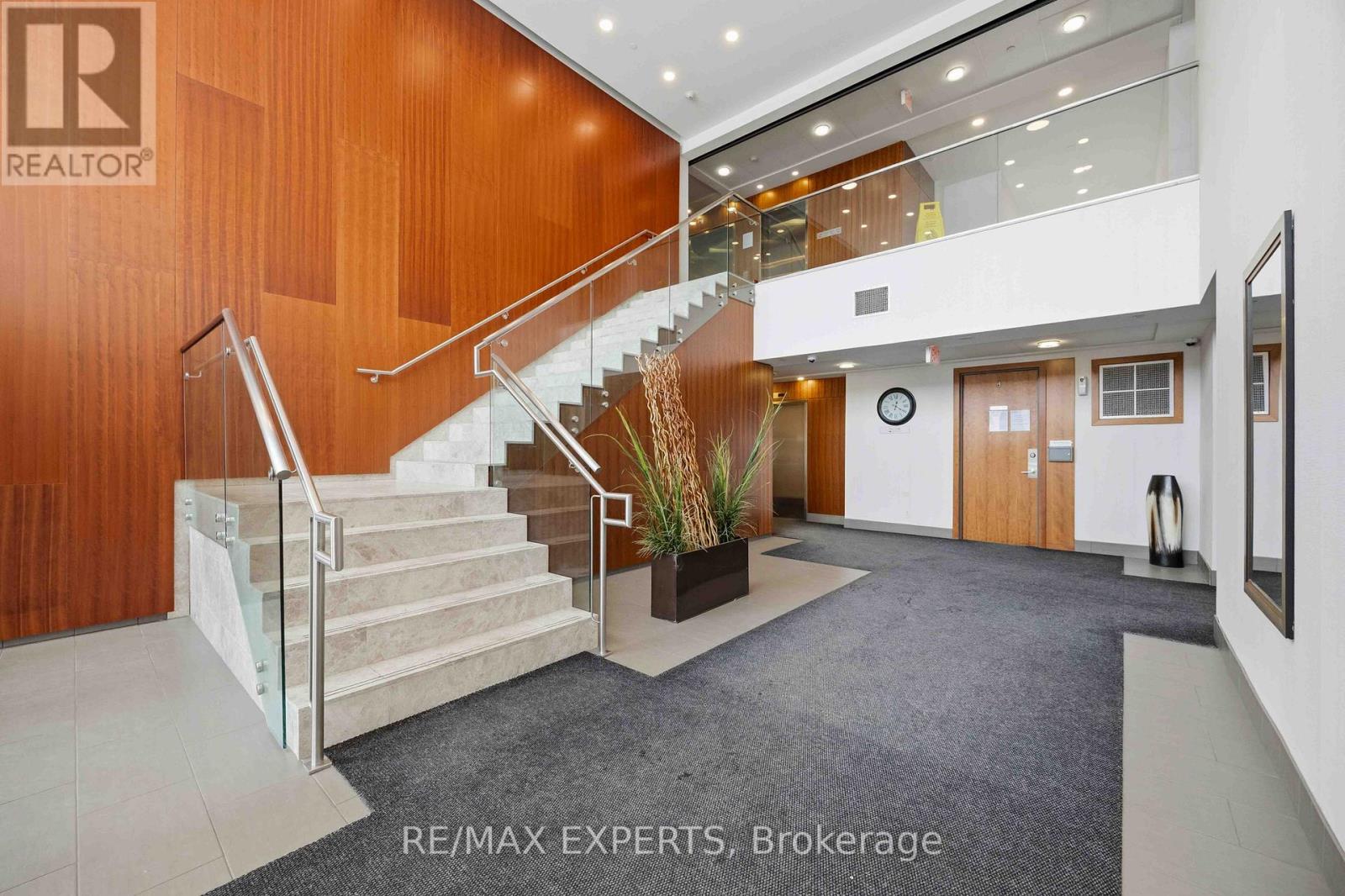 501 - 4700 Highway 7 Road S, Vaughan, Ontario  L4L 0B4 - Photo 5 - N12778408