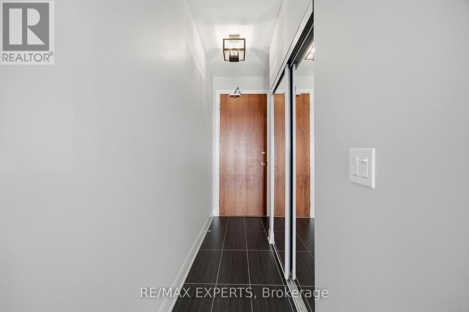 501 - 4700 Highway 7 Road S, Vaughan, Ontario  L4L 0B4 - Photo 8 - N12778408