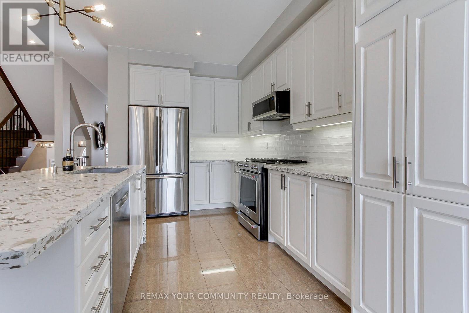 69 Hansard Drive, Vaughan, Ontario  L4H 0V7 - Photo 12 - N12778434