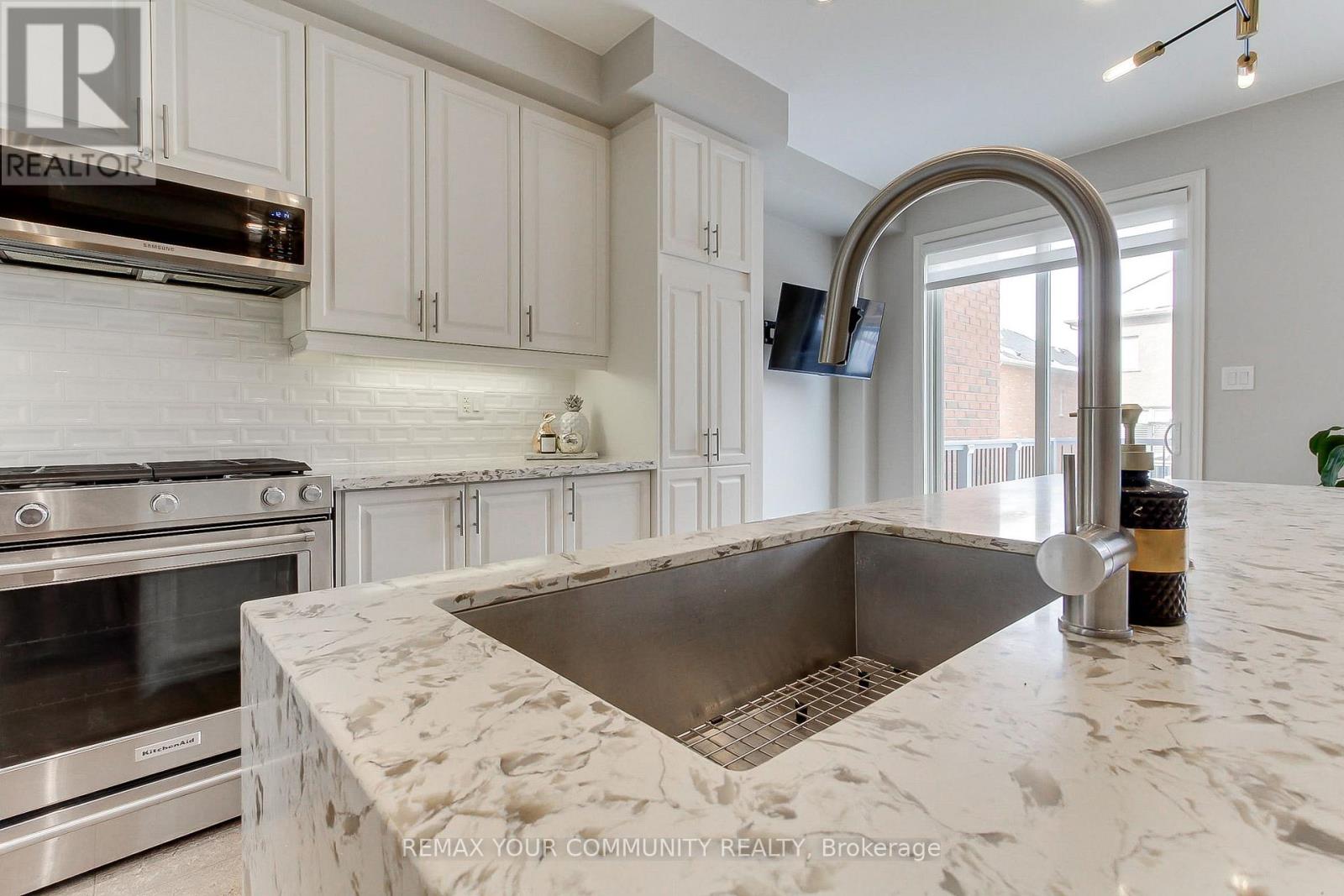 69 Hansard Drive, Vaughan, Ontario  L4H 0V7 - Photo 17 - N12778434