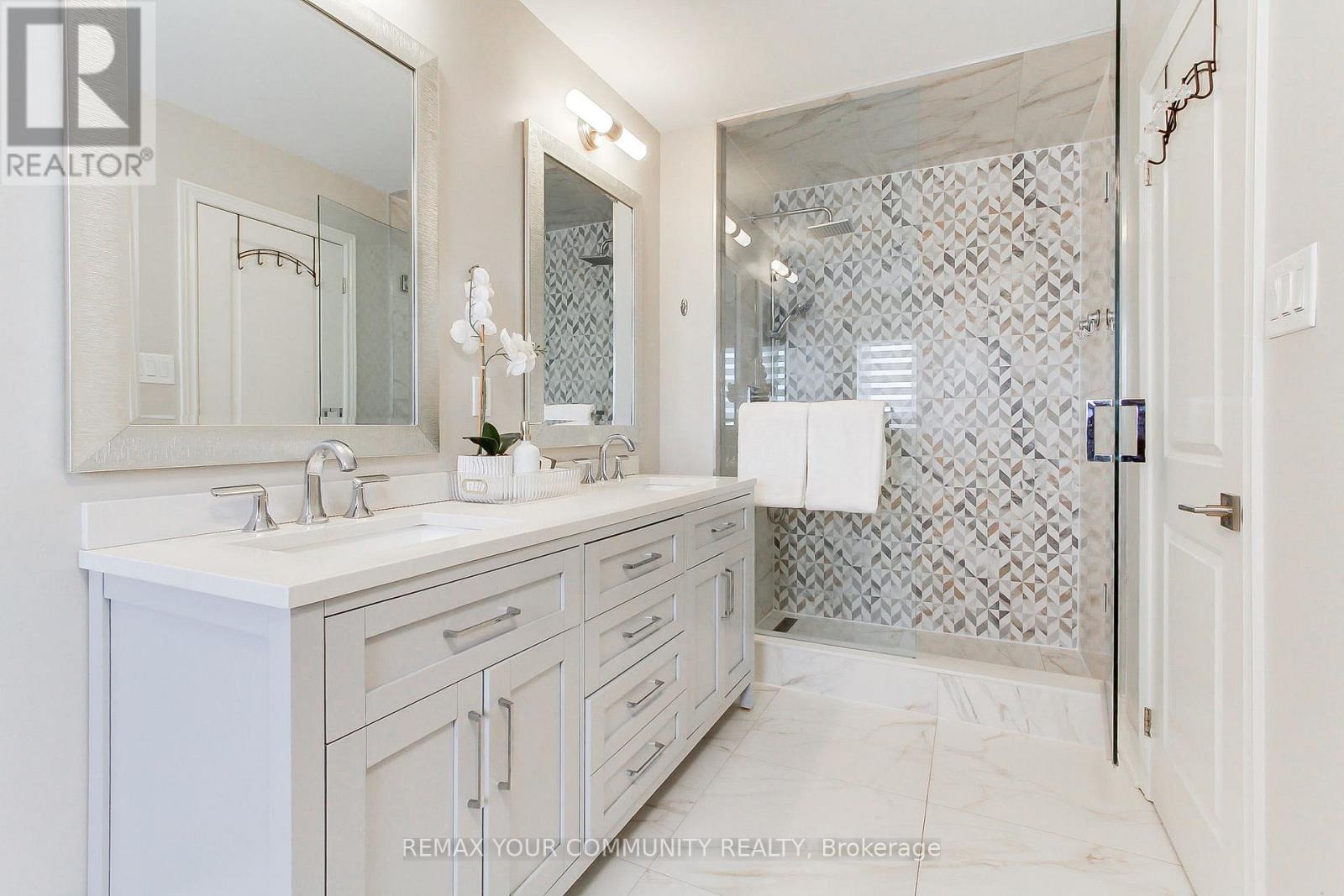 69 Hansard Drive, Vaughan, Ontario  L4H 0V7 - Photo 32 - N12778434