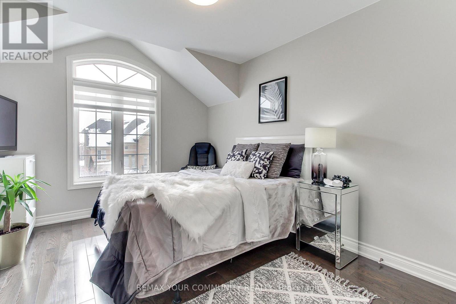 69 Hansard Drive, Vaughan, Ontario  L4H 0V7 - Photo 33 - N12778434