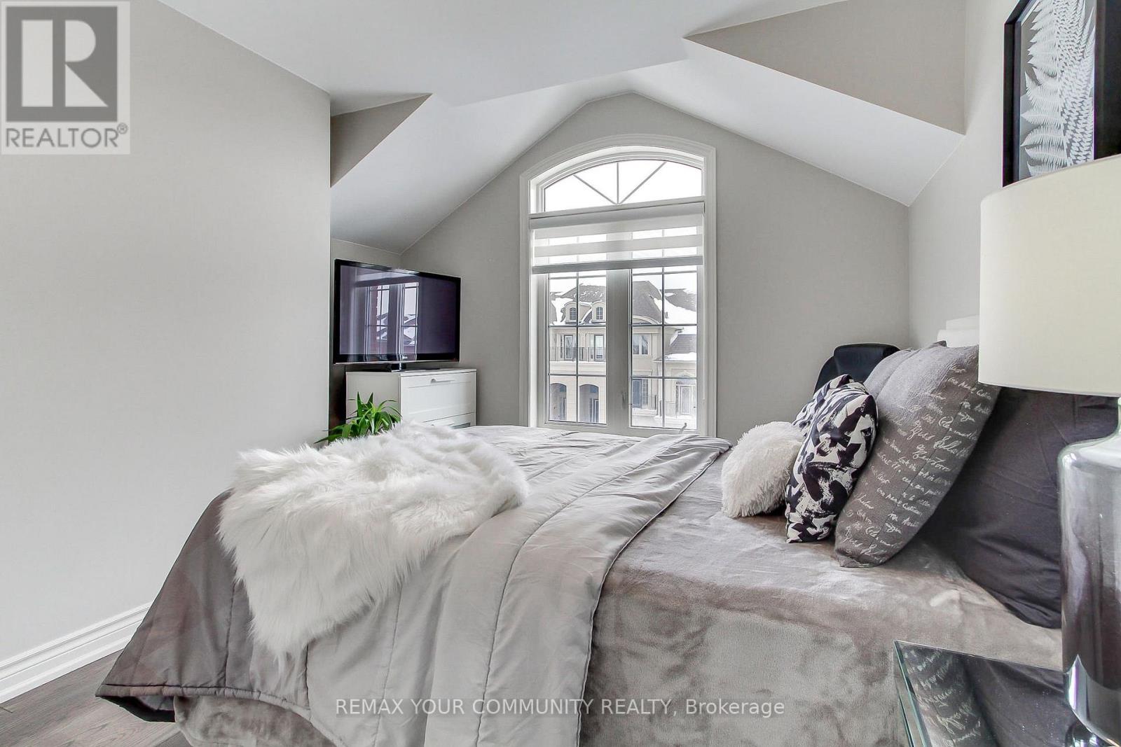 69 Hansard Drive, Vaughan, Ontario  L4H 0V7 - Photo 34 - N12778434