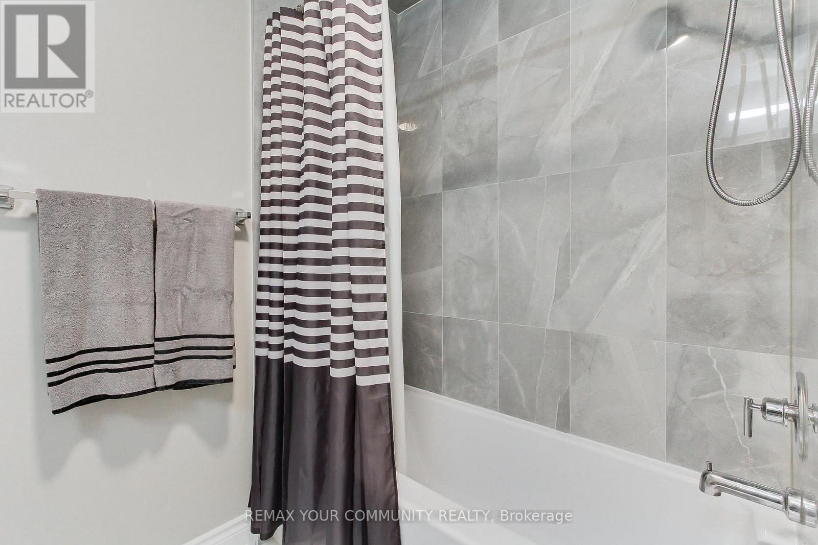 69 Hansard Drive, Vaughan, Ontario  L4H 0V7 - Photo 39 - N12778434