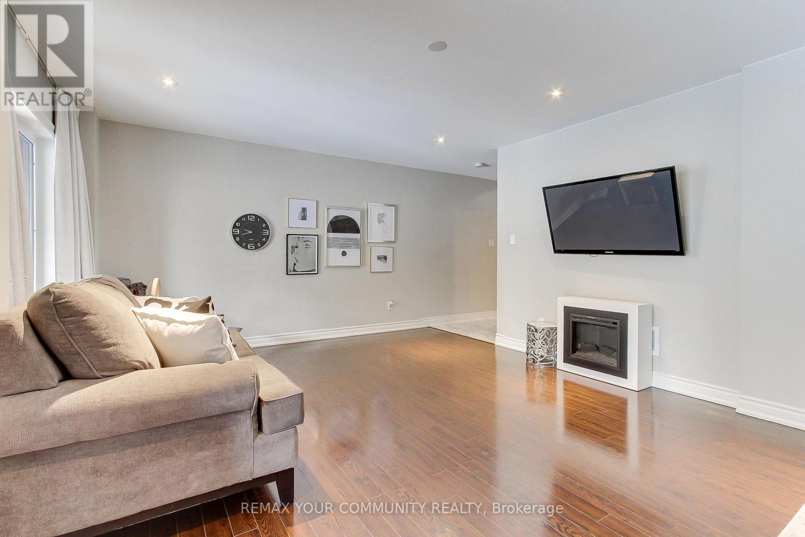 69 Hansard Drive, Vaughan, Ontario  L4H 0V7 - Photo 41 - N12778434