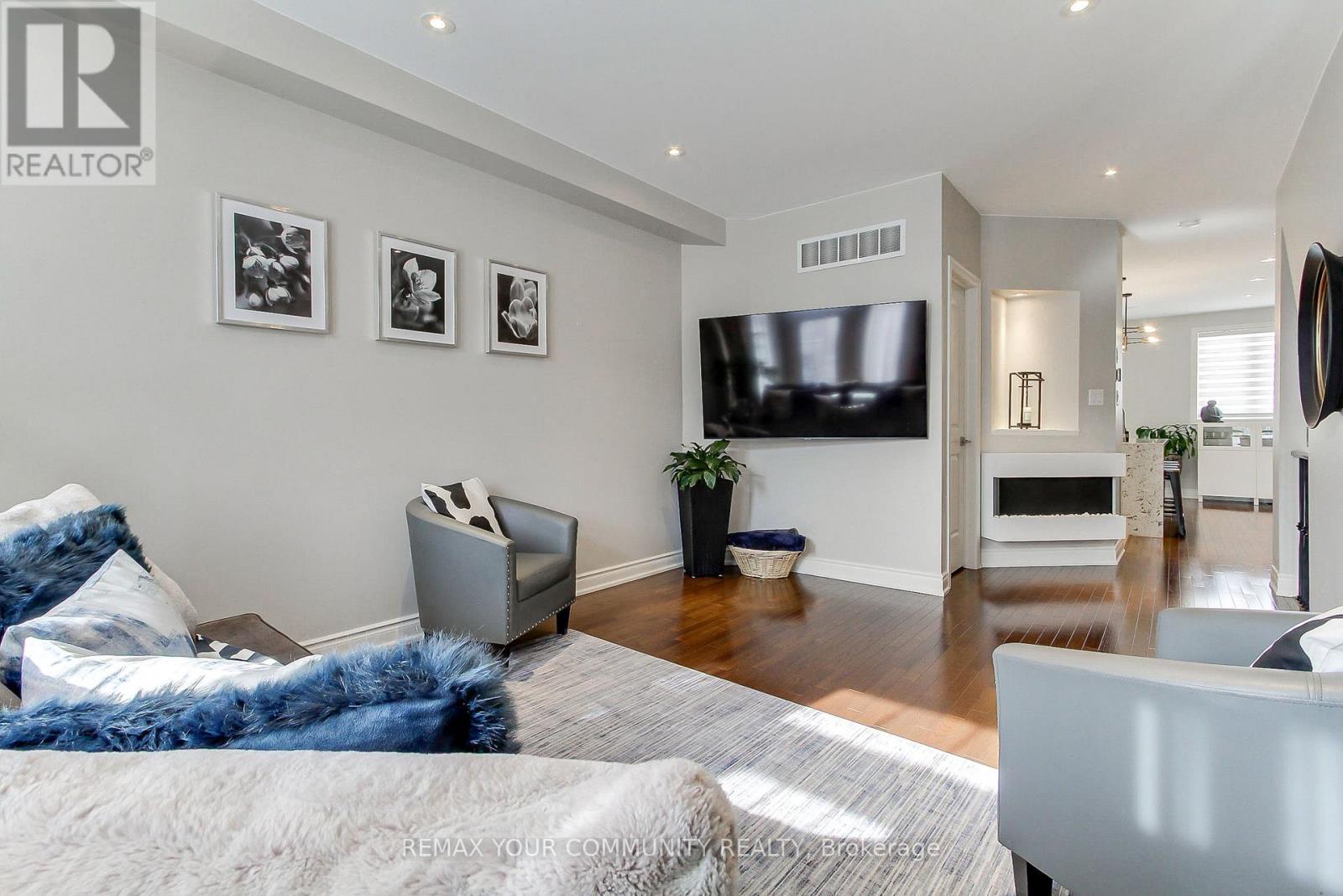 69 Hansard Drive, Vaughan, Ontario  L4H 0V7 - Photo 9 - N12778434