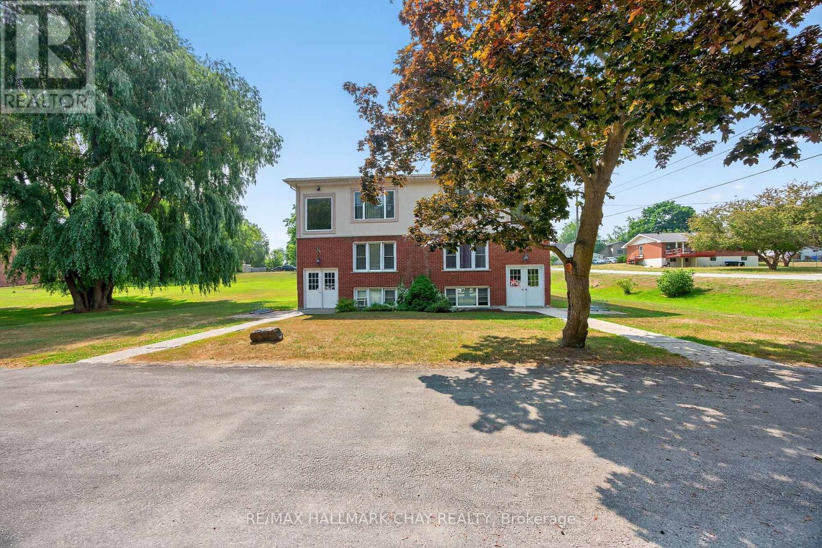 195 Louisa Street, Clearview, Ontario  L0M 1S0 - Photo 3 - S12778444