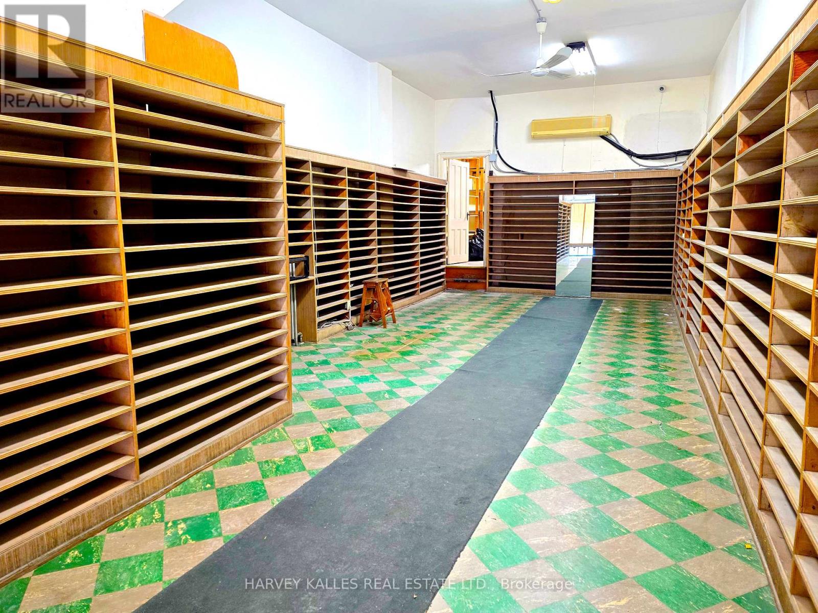 750 Queen Street W, Toronto (Trinity-Bellwoods), Ontario  M6J 1E9 - Photo 2 - C12761568