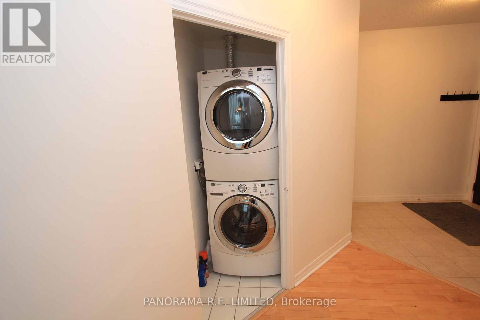 1705 - 1359 Rathburn Road E, Mississauga, Ontario  L4W 5P7 - Photo 14 - W12778332